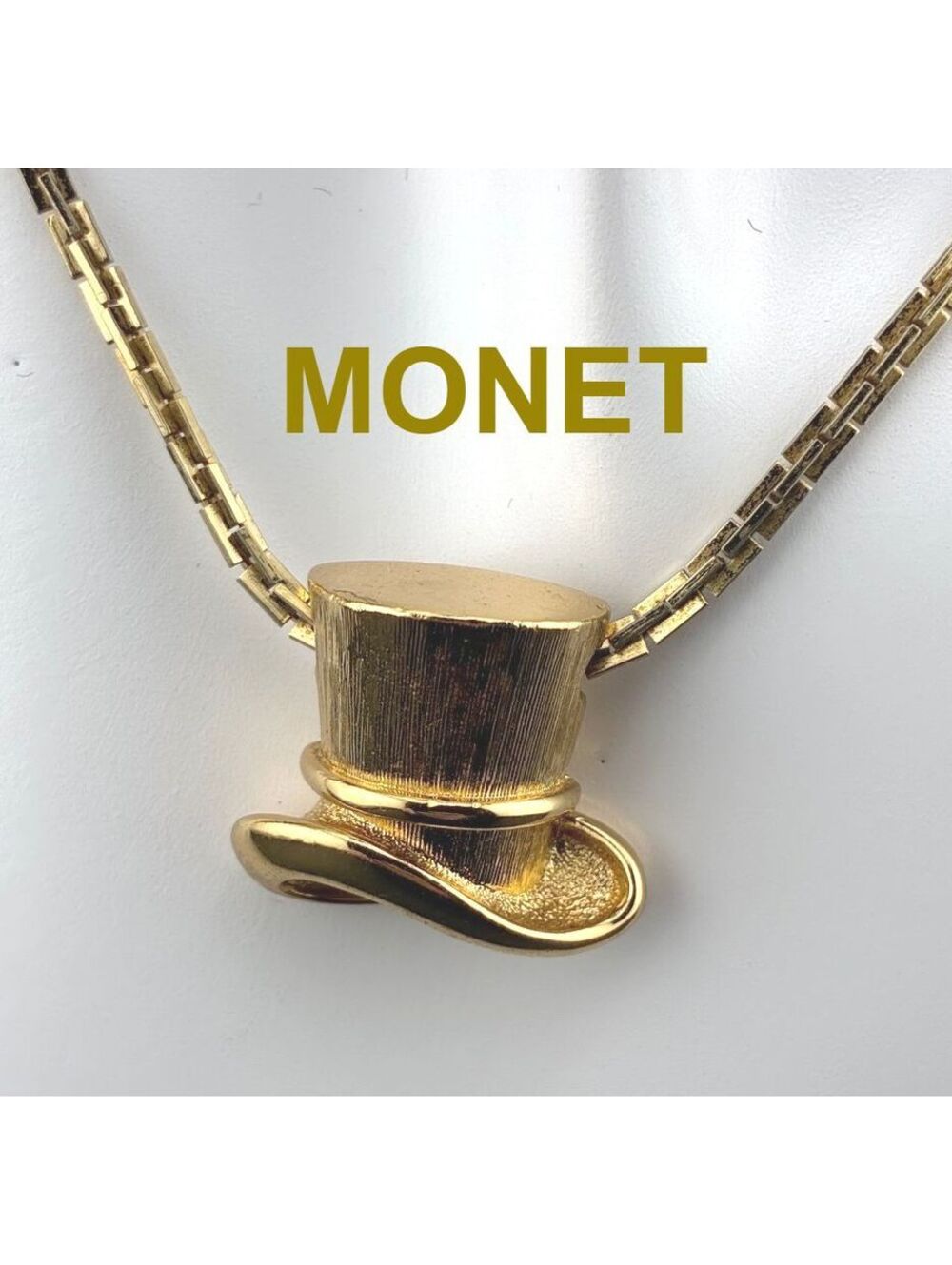 RARE Vintage Monet Gold Tone Top Hat Pendant 15" Necklace Theatre Showtime